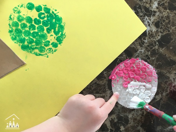 Making a Bubble Wrap Ice Cream Craft 